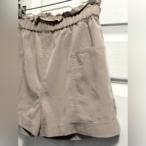 Aritzia Wilfred Jessica Shorts Relaxed Paperbag Waist Tan Concrete Beton Small - Picture 8 of 12